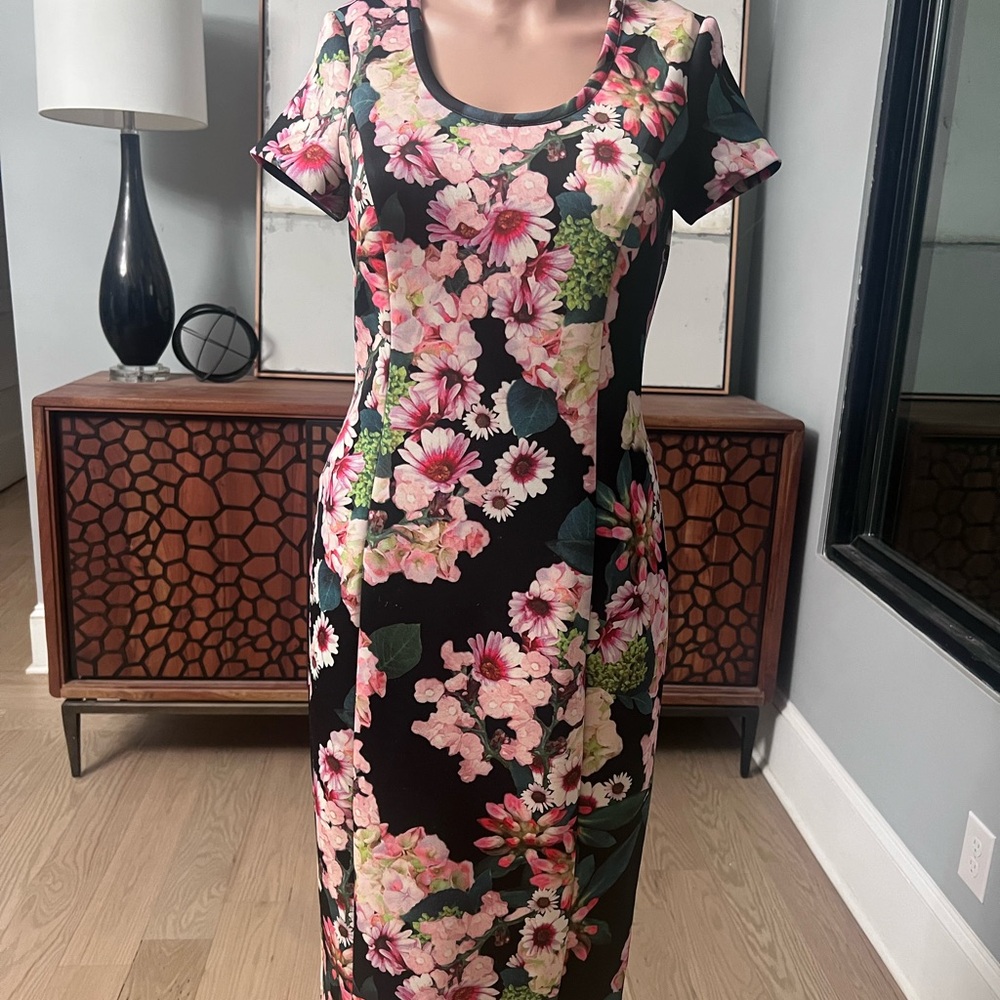 Saks Fifth Avenue Black Floral Midi Dress Soft stretch fabric. Fits like 4-6